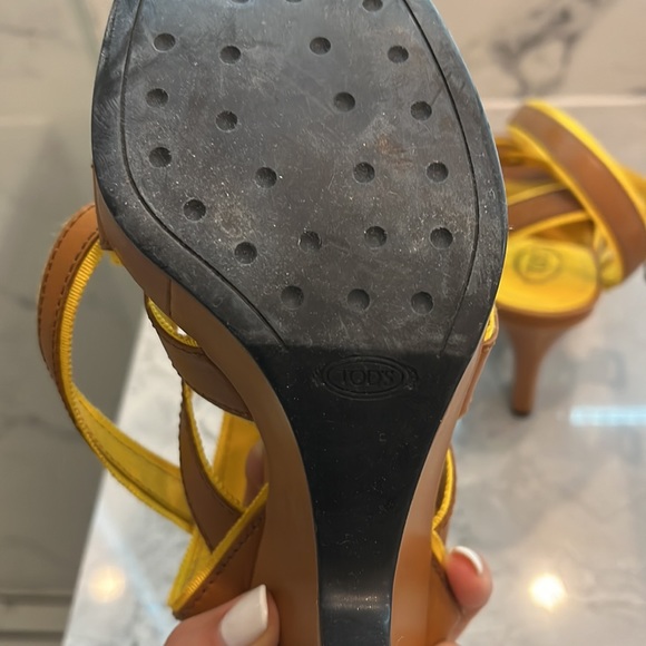 Authentic leather Tod’s wedges in Tan and Yellow - Picture 5 of 5